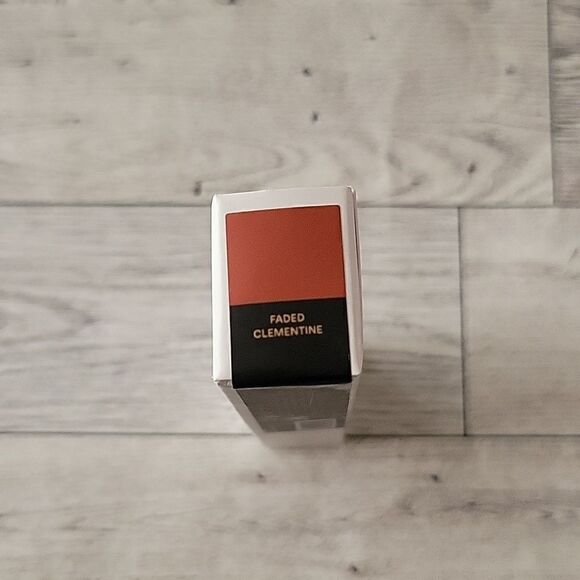 Em Cosmetics True Gloss Volumizing Lip Gloss - Picture 4 of 7